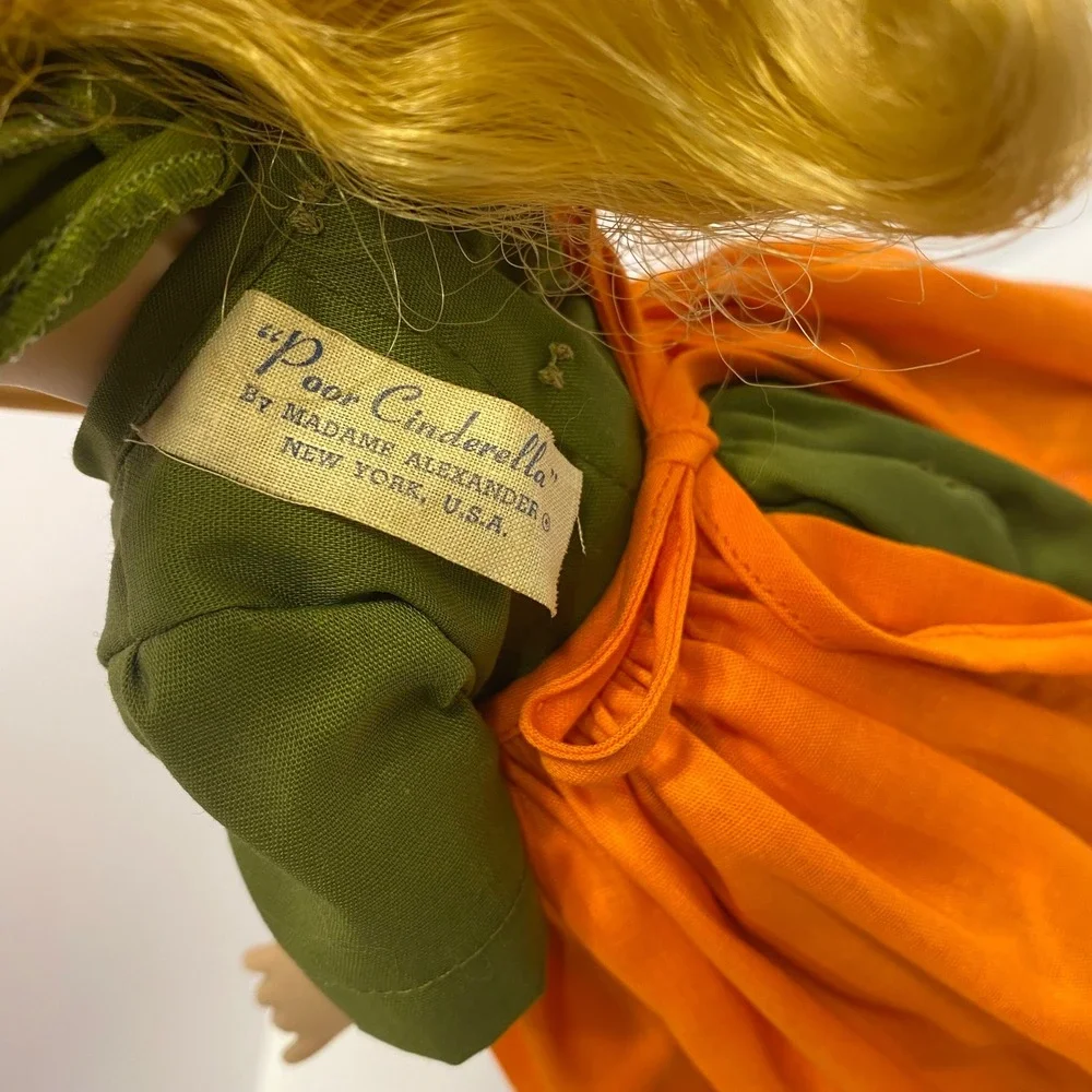 Madame Alexander Poor Cinderella Doll Excellent Vintage Broom Sleepy Eyes